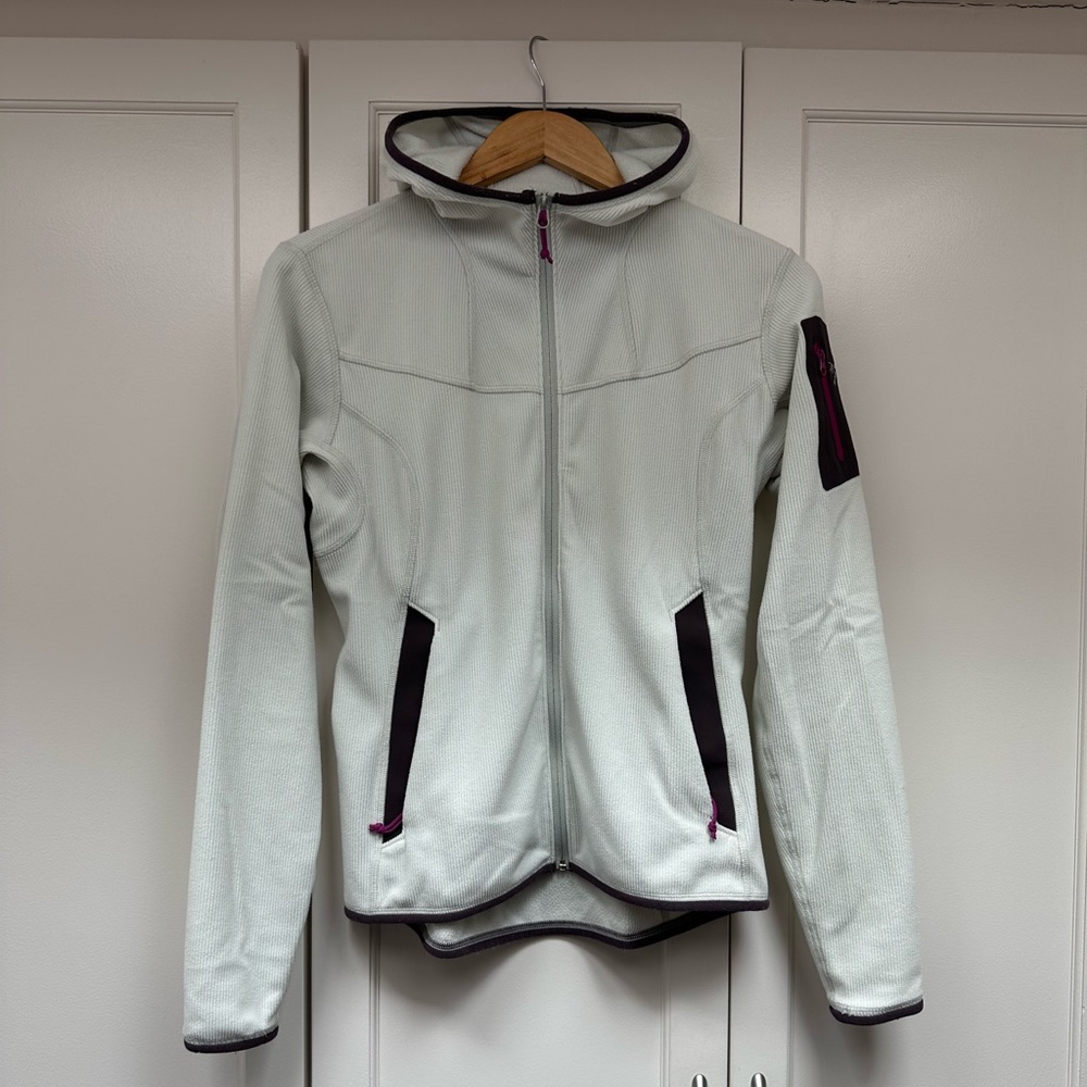 Arc’teryx Woman’s Jacket / Small / White & Purple